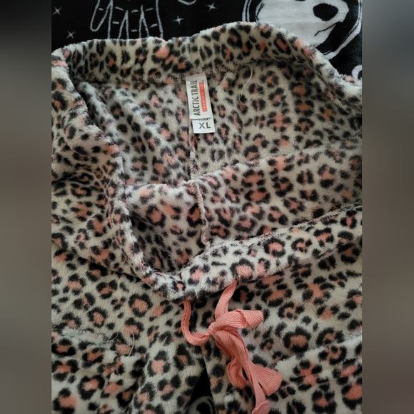 Arctic trail plush fleece pj pants, Leopard print. Women's xl. - Picture 7 of 10